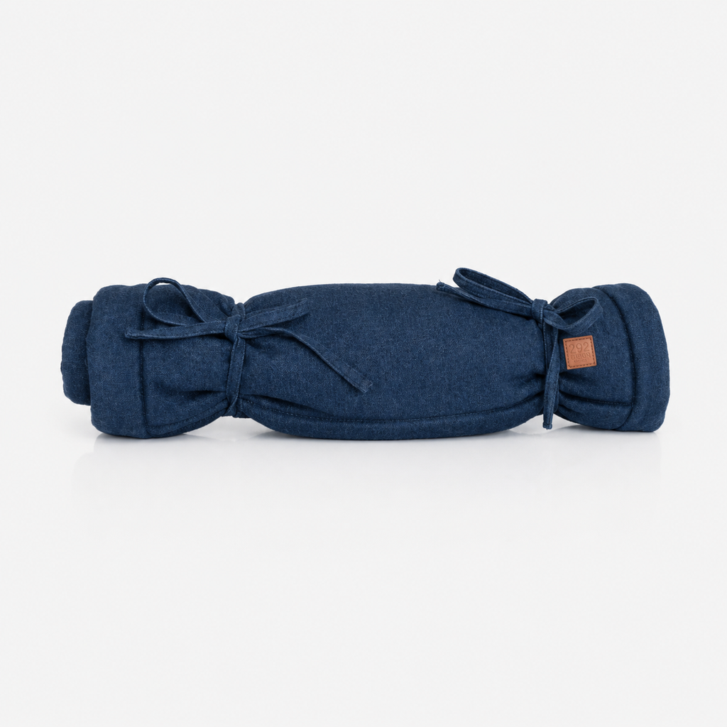 Blaue Reise-Hundematte aus Denim zum Aufrollen mit Teddyfutter