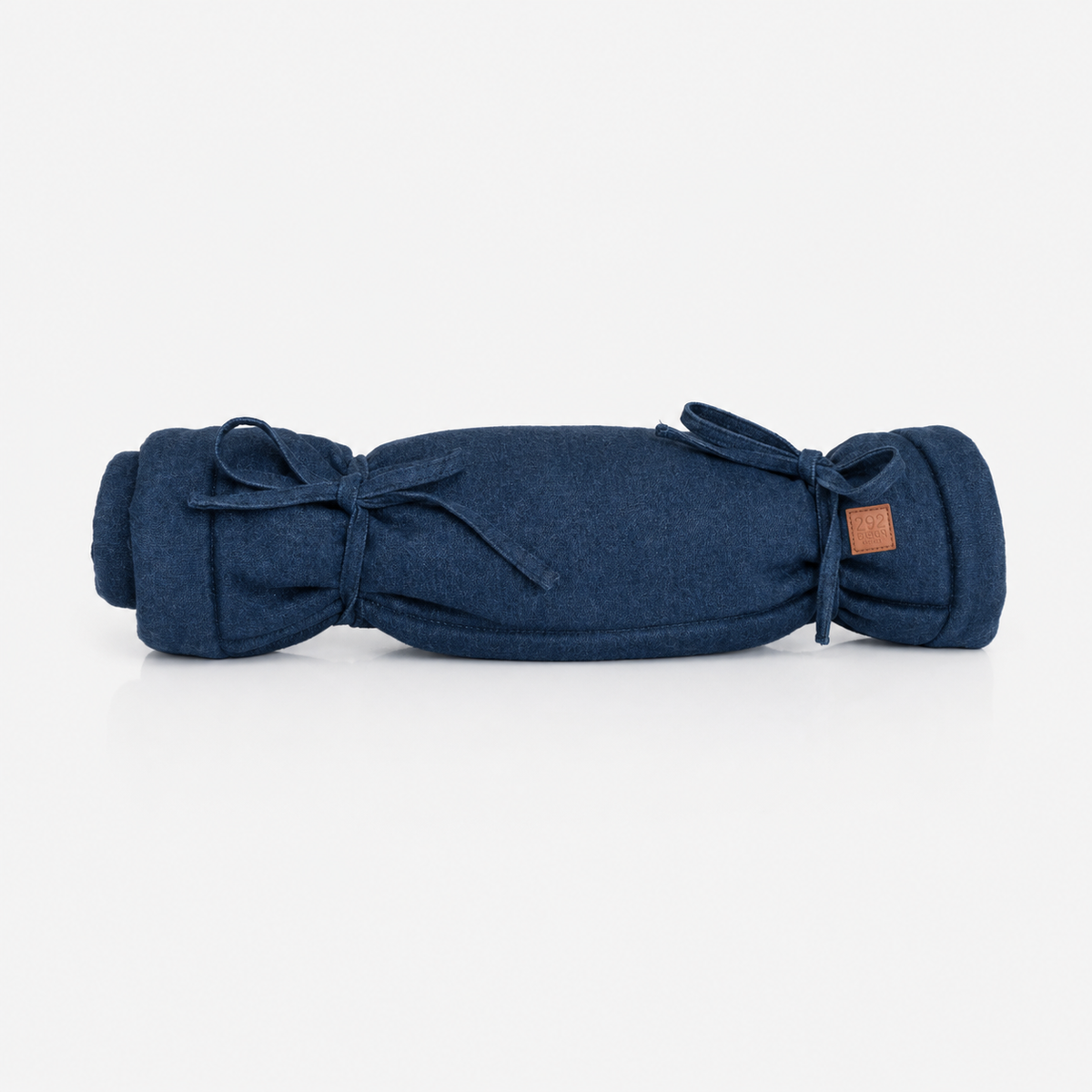 Tappetino da viaggio per cani arrotolabile in denim blu con rivestimento in pile teddy