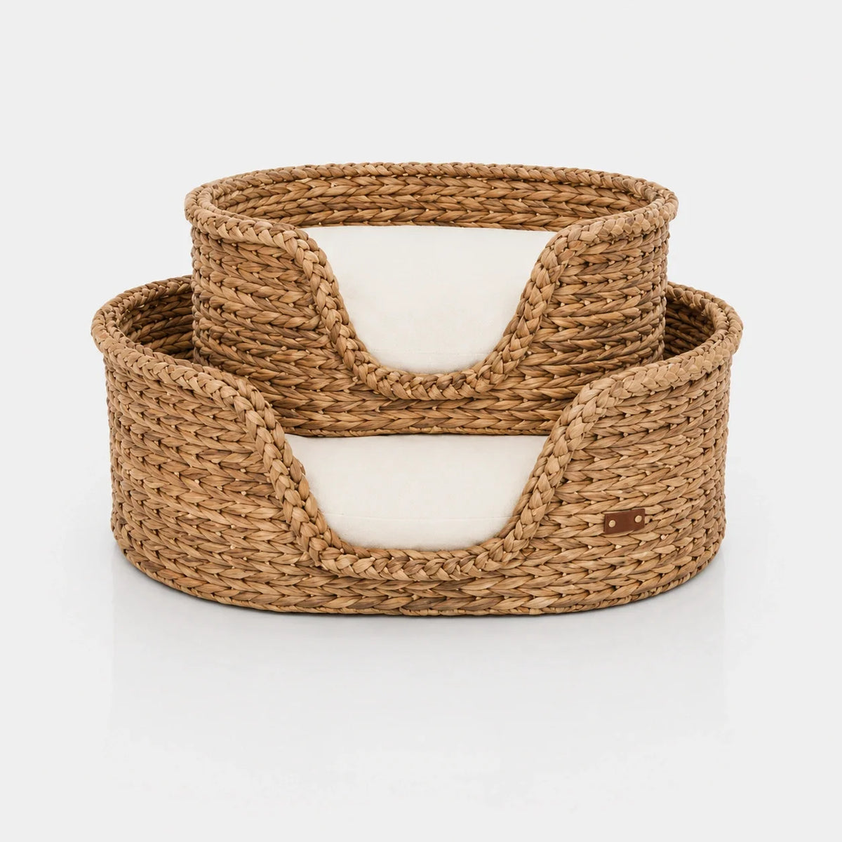 Panier pour animaux en jacinthe d'eau tressée naturelle avec coussin crème doux