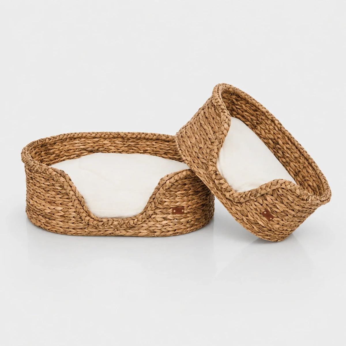 Panier pour animaux en jacinthe d'eau tressée naturelle avec coussin crème doux
