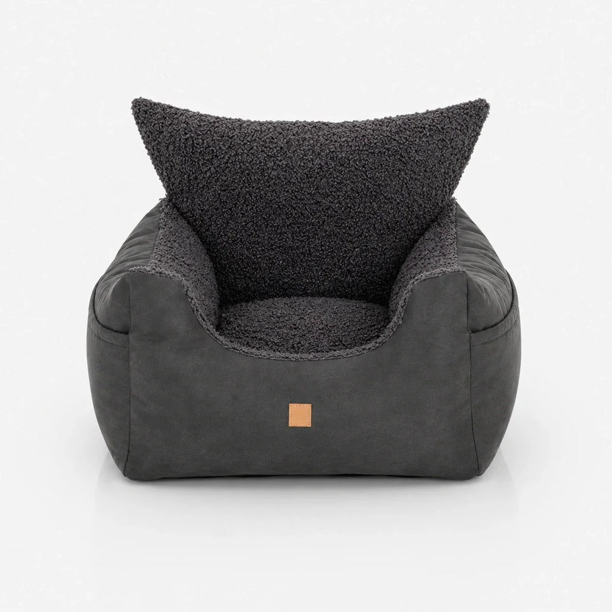 Seggiolino auto per cani in morbida ecopelliccia con imbottitura in memory foam