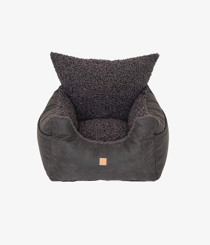 Seggiolino auto per cani in morbida ecopelliccia con imbottitura in memory foam